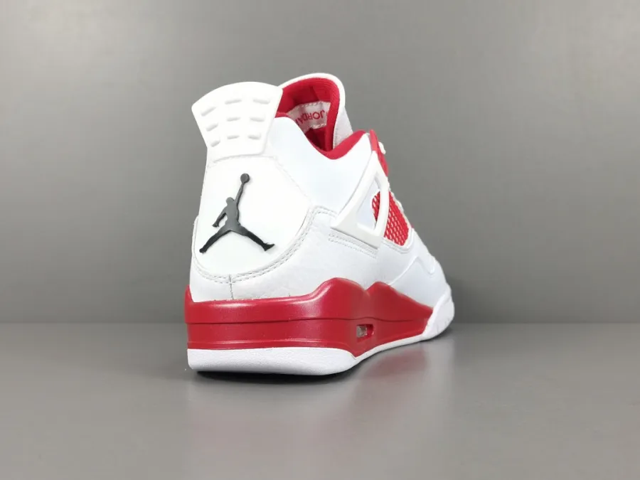 Air Jordan 4 Retro Alternate