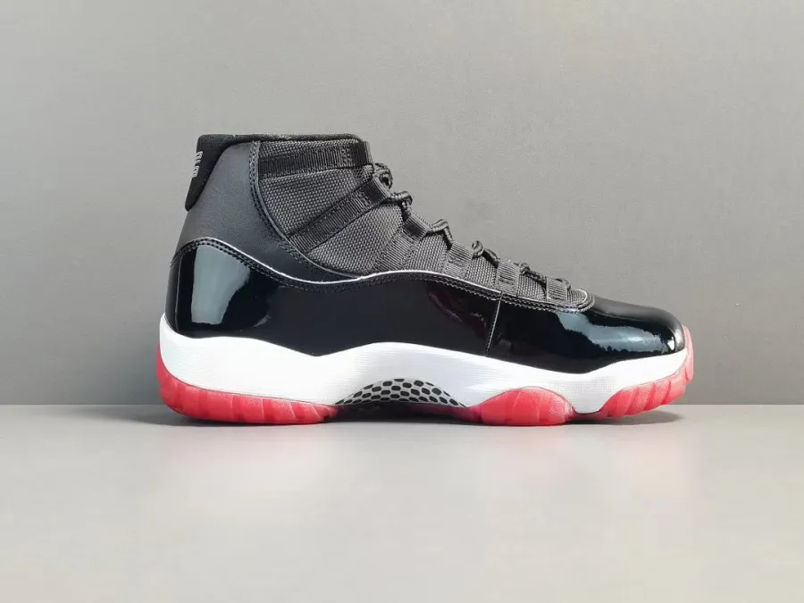 Jordan 11 Bred