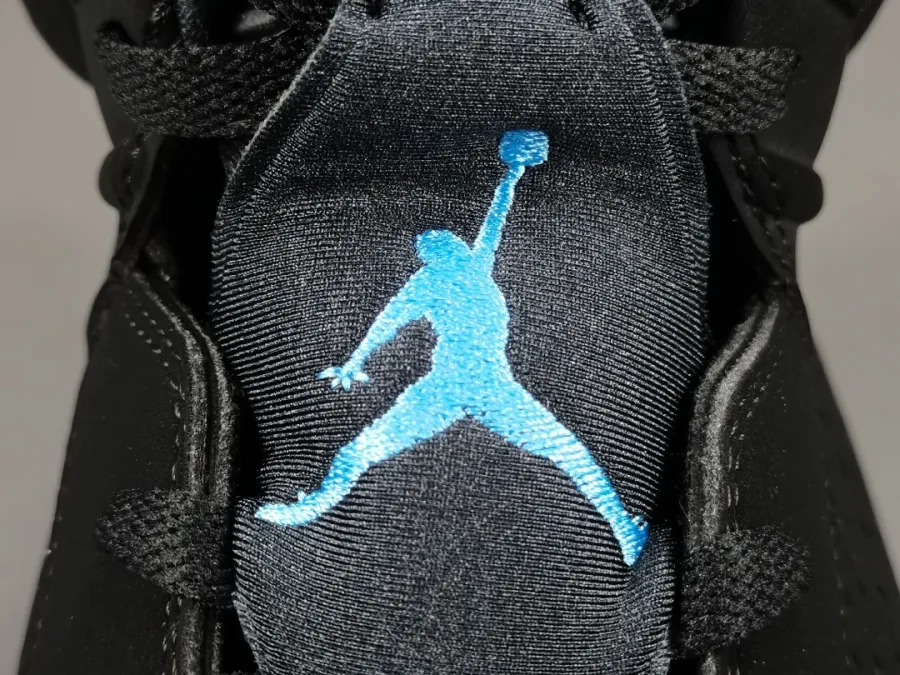 Air Jordan 6 Retro Unc