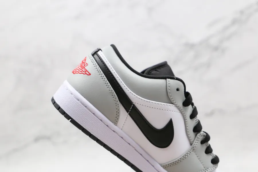 Jordan 1 Light Smoke Grey  Low