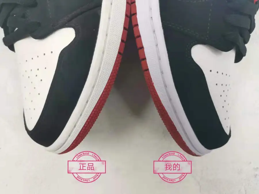 Air Jordan 1 Low Black Toe