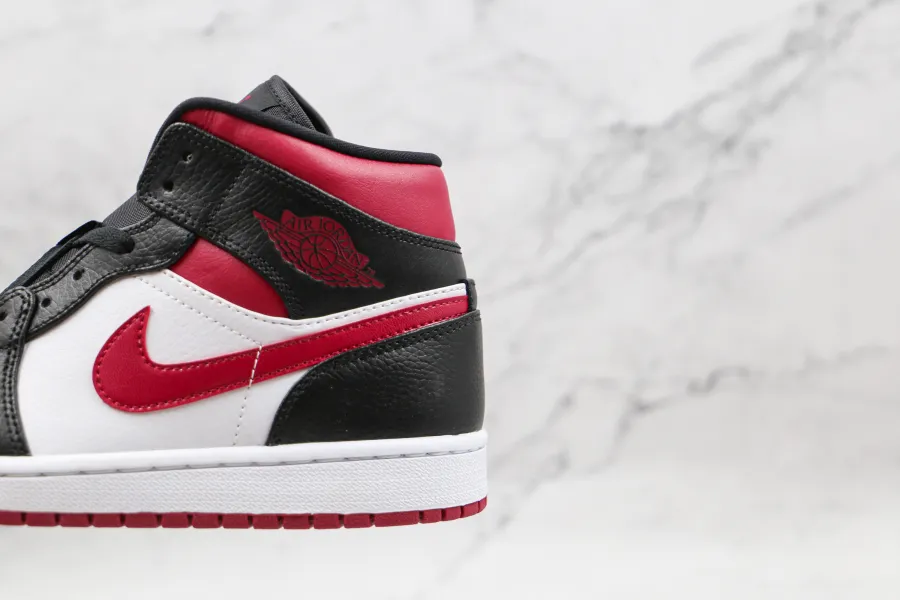 Air Jordan 1 Bred Toe Mid