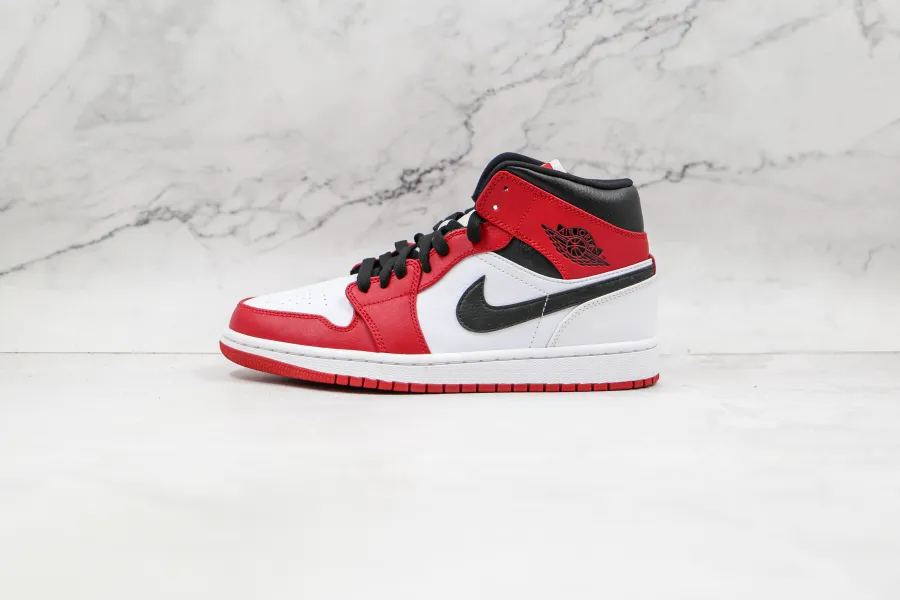 Air Jordan 1 Mid Chicago