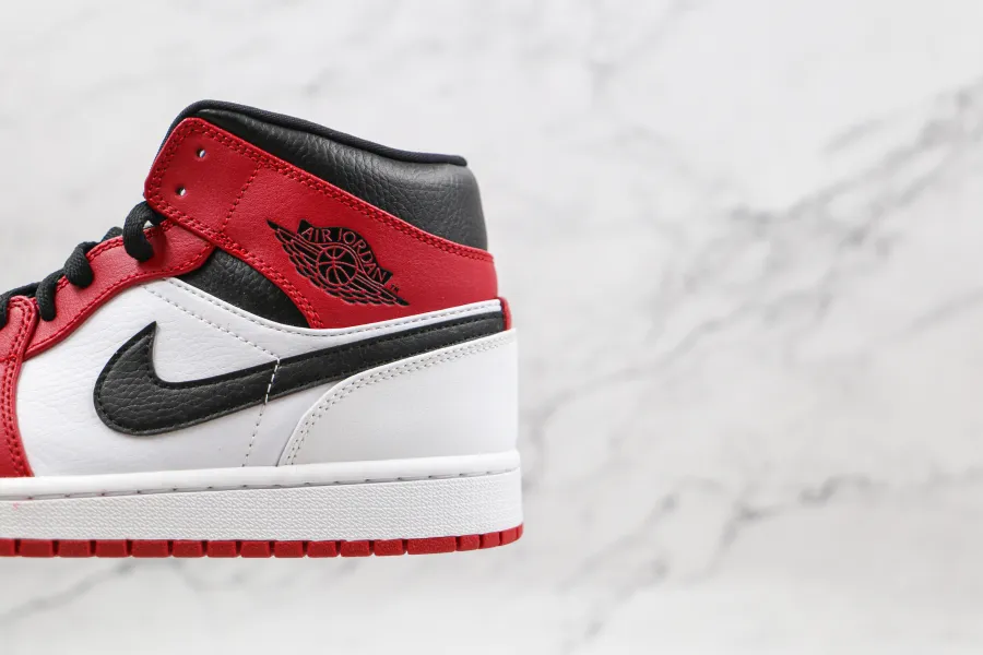 Air Jordan 1 Mid Chicago