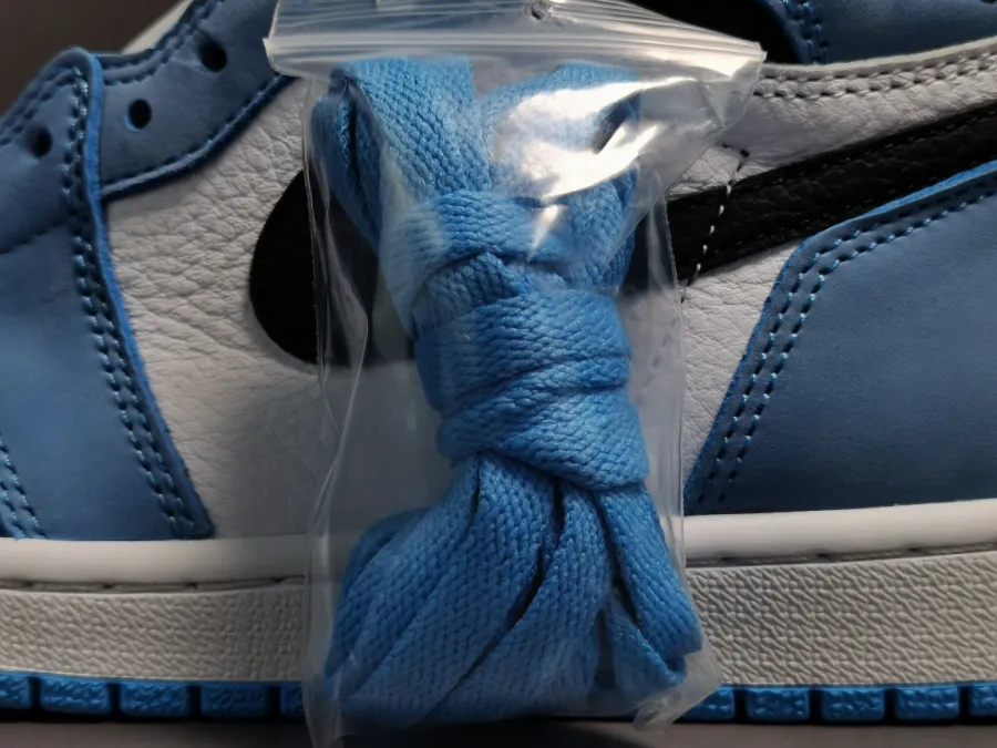 Air Jordan 1 High Og University Blue