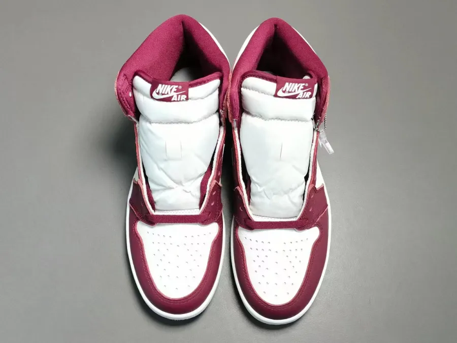 Air Jordan 1 Bordeaux