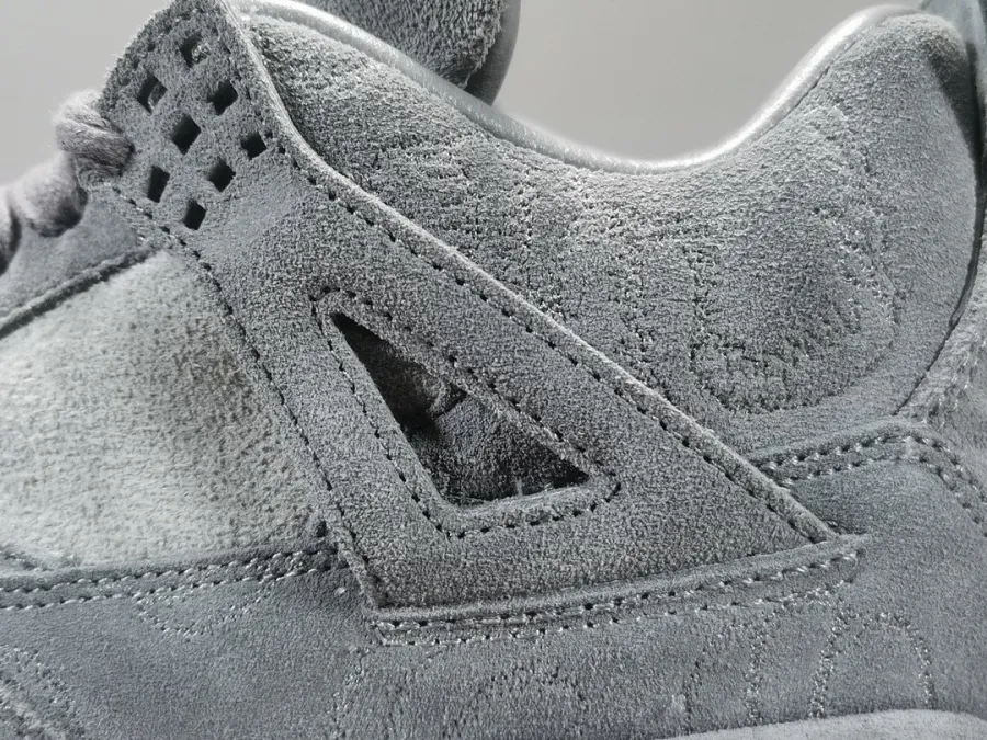 Air Jordan 4 Retro Kaws Cool Grey