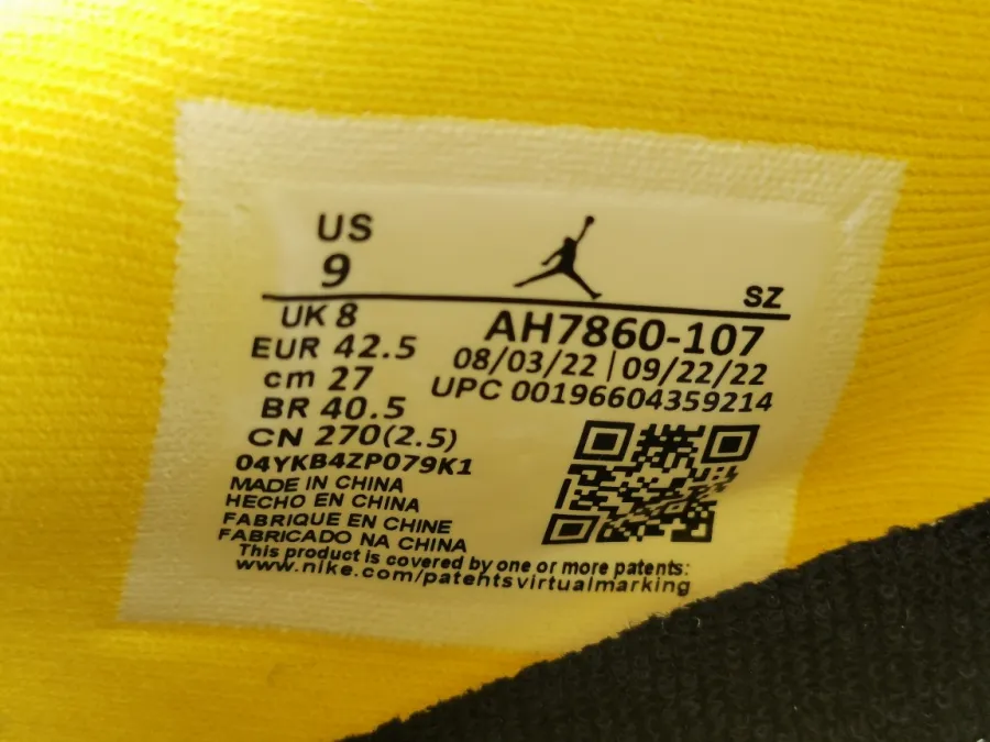 Air Jordan 11 Low Yellow Snakeskin