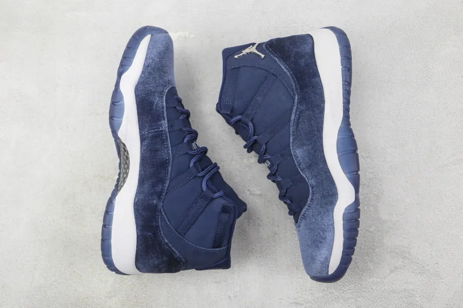 Wmns Air Jordan 11 Retro Midnight Navy Velvet 