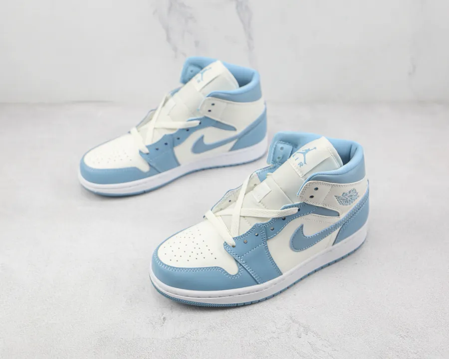 Wmns Air Jordan 1 Mid University Blue 