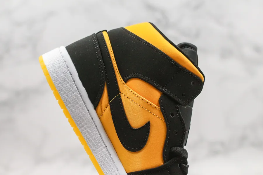 Jordan 1 Black Gold  Mid