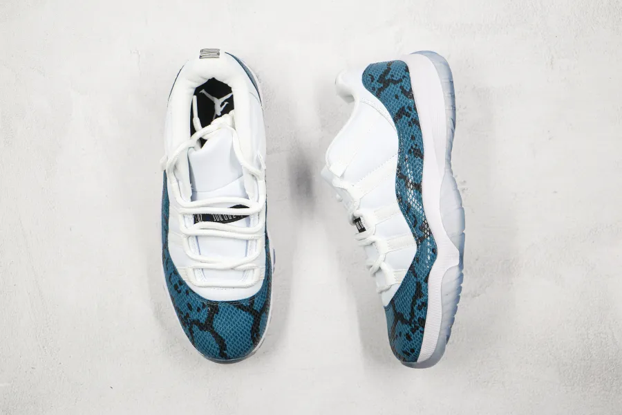 Air Jordan 11 Retro Low Le Blue Snakeskin