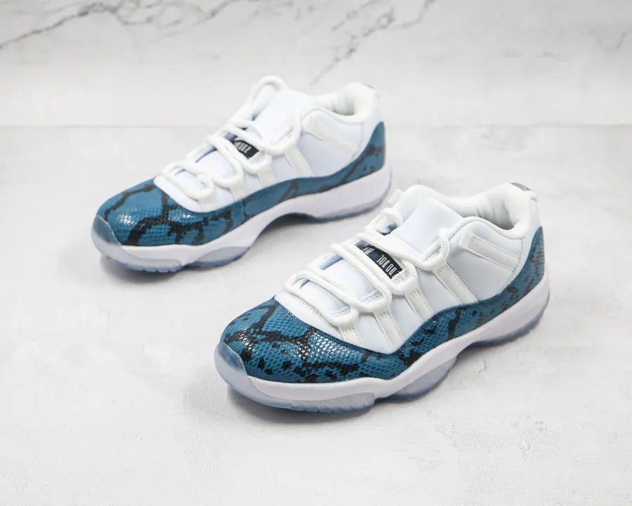 Air Jordan 11 Retro Low Le Blue Snakeskin