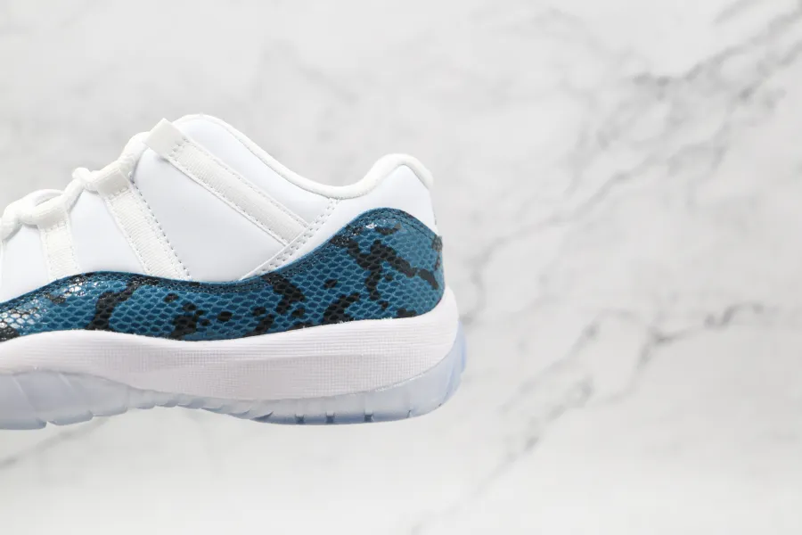 Air Jordan 11 Retro Low Le Blue Snakeskin