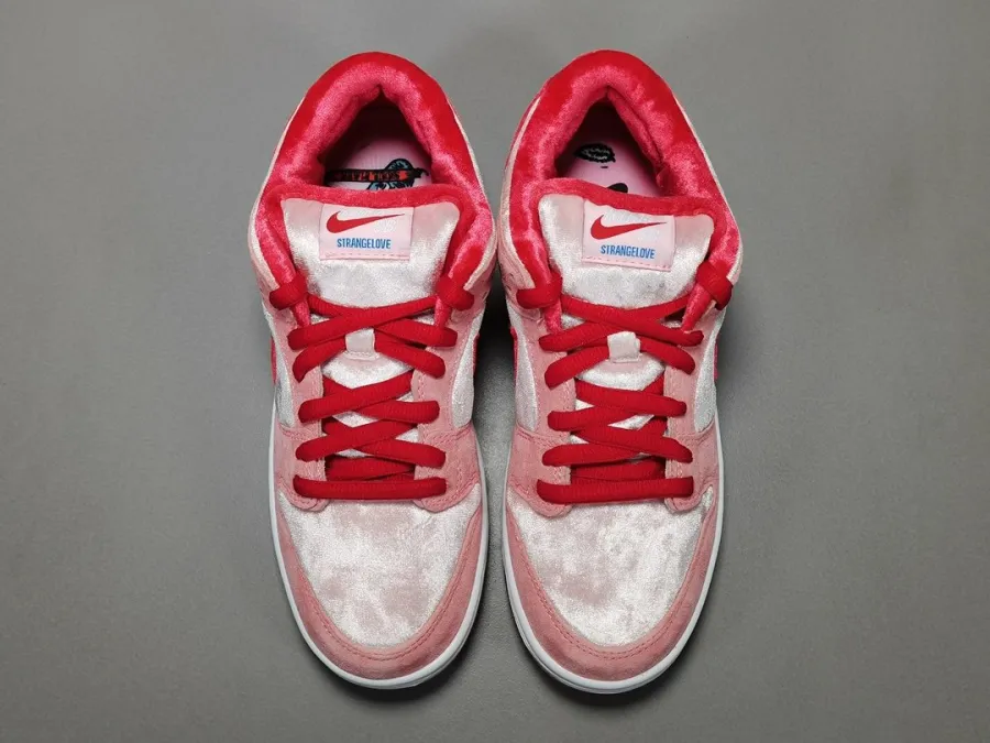 Strangelove X Dunk Low Sb Valentine'S Day