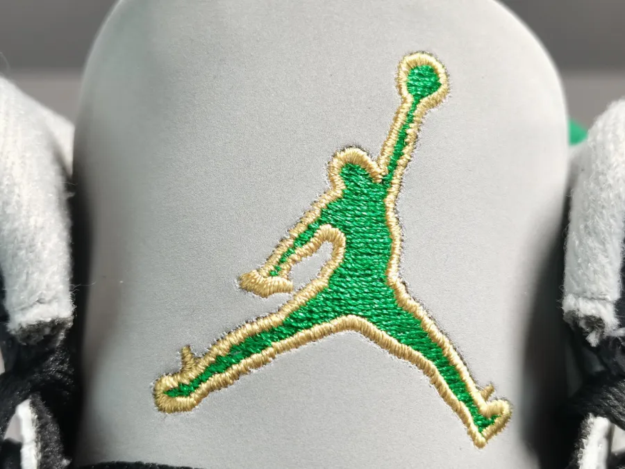 Air Jordan 3 Pine Green