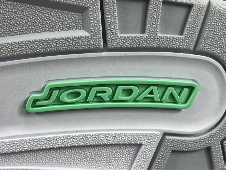 Air Jordan 3 Retro Green Glow