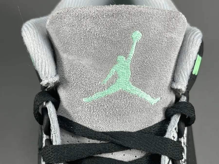 Air Jordan 3 Retro Green Glow