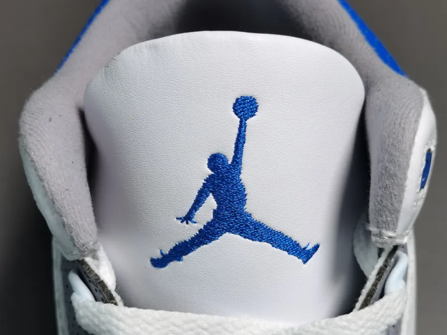 Air Jordan 3 Racer Blue