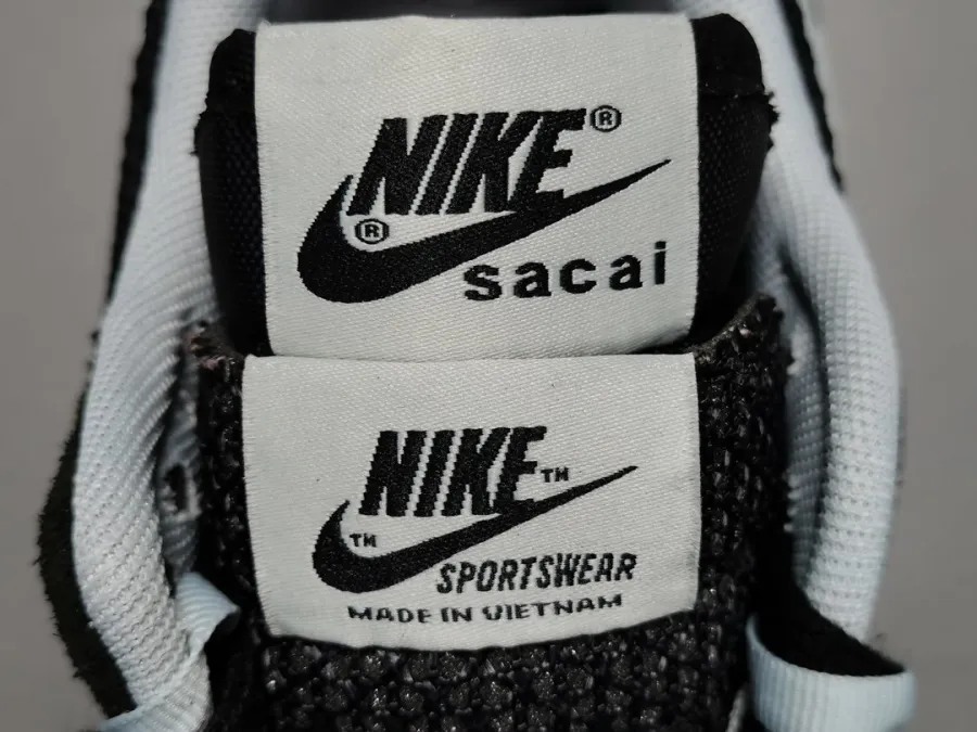 Sacai X Nike Vaporwaffle Black White