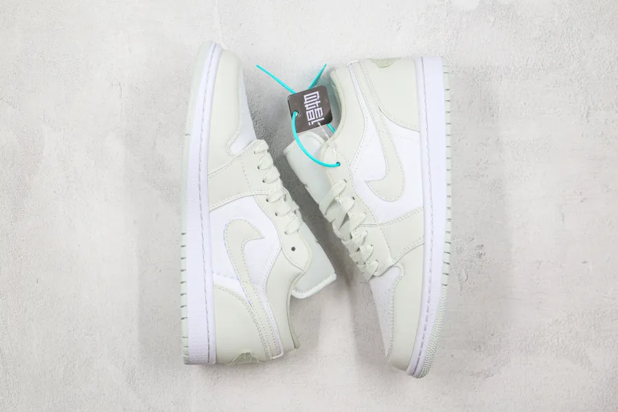 Air Jordan 1 Low Spruce Aura  Wmns