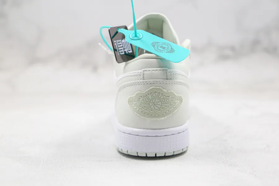 Air Jordan 1 Low Spruce Aura  Wmns