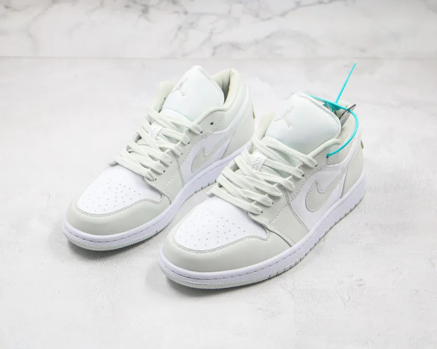 Air Jordan 1 Low Spruce Aura  Wmns