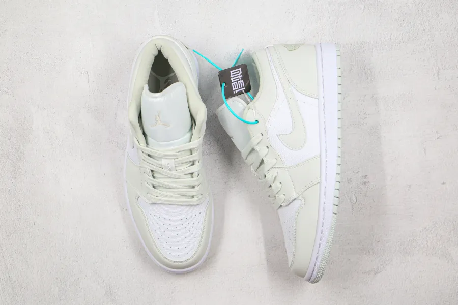 Air Jordan 1 Low Spruce Aura  Wmns