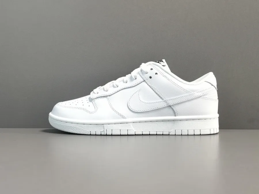 Dunk Low Triple White