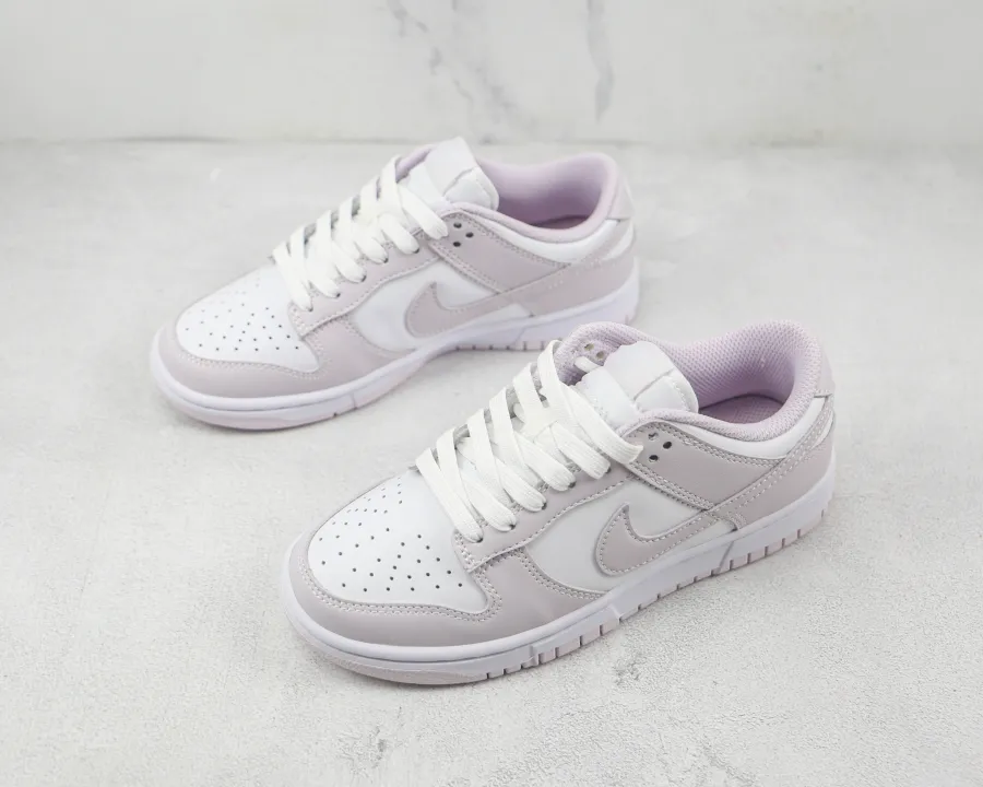 Dunks Low Light Violet