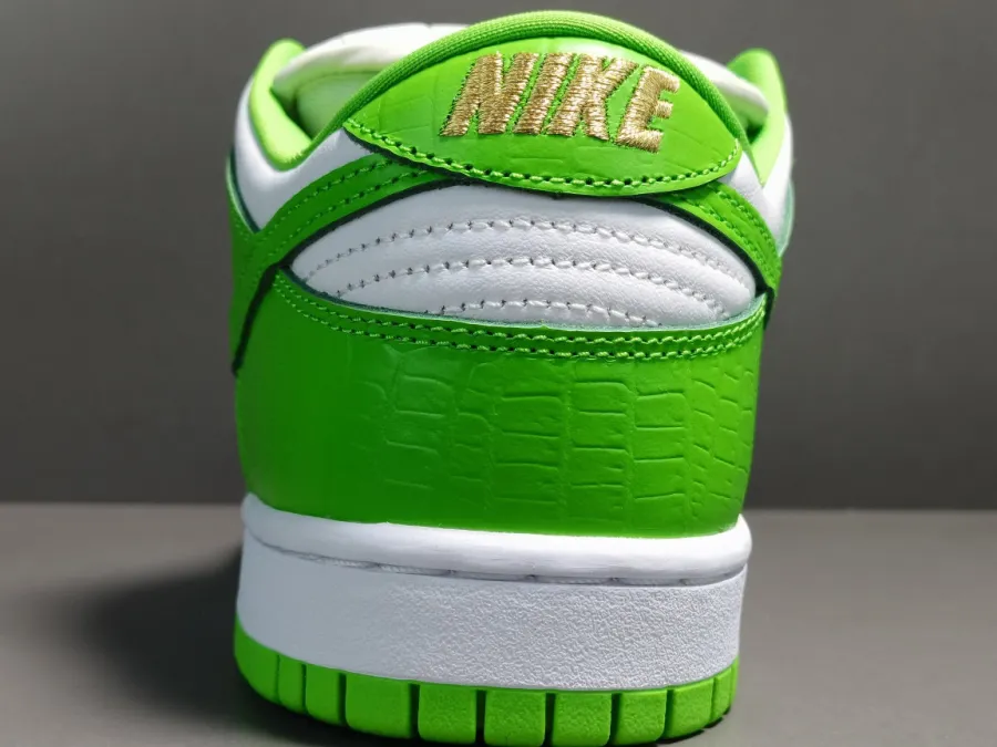 Sb Dunk Low Stars Mean Green