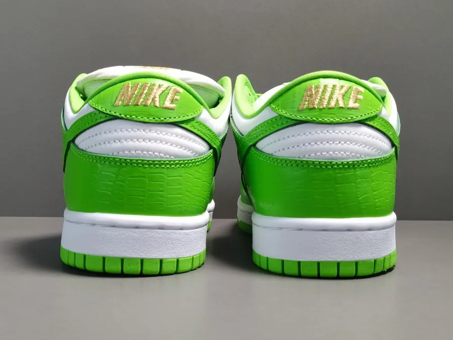 Sb Dunk Low Stars Mean Green