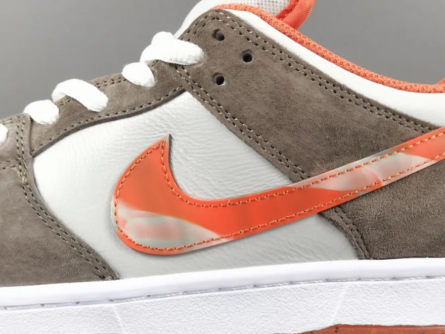 Crushed D.c. X Sb Dunk Low Orange-Brown