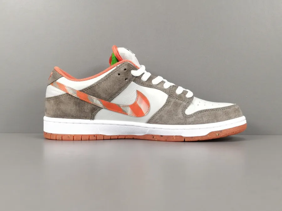 Crushed D.c. X Sb Dunk Low Orange-Brown