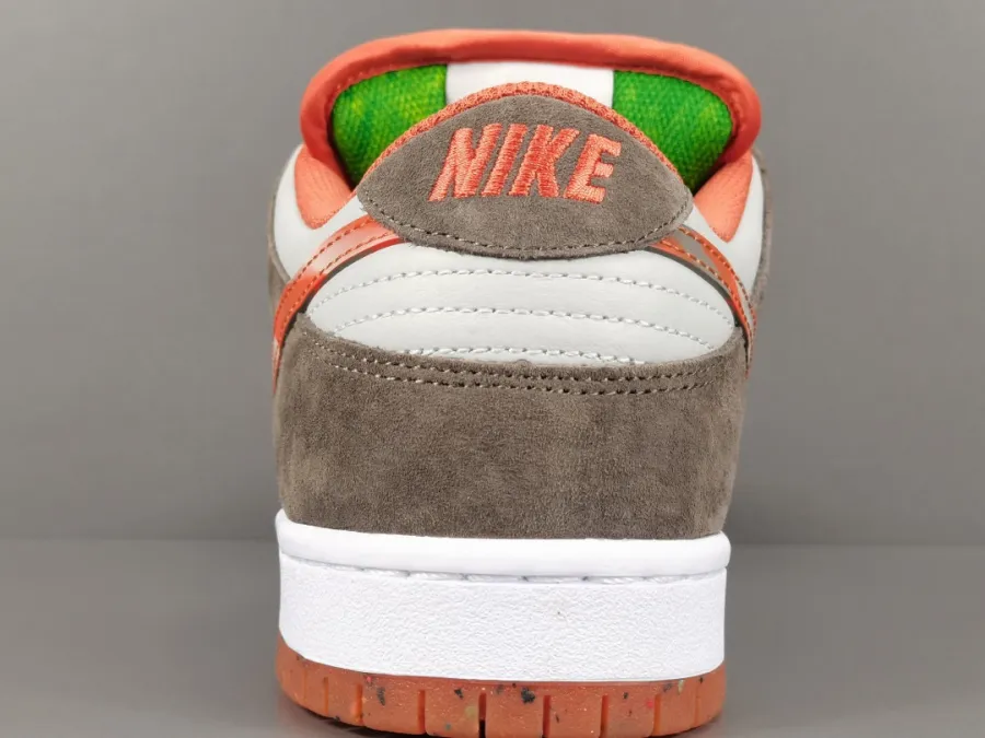 Crushed D.c. X Sb Dunk Low Orange-Brown