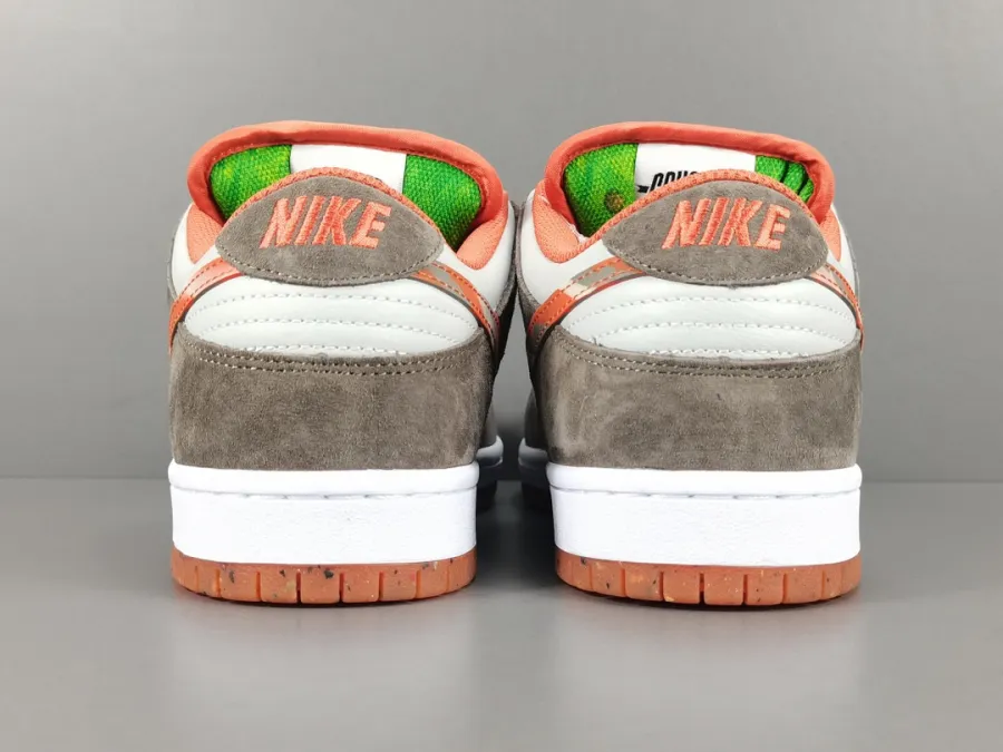 Crushed D.c. X Sb Dunk Low Orange-Brown