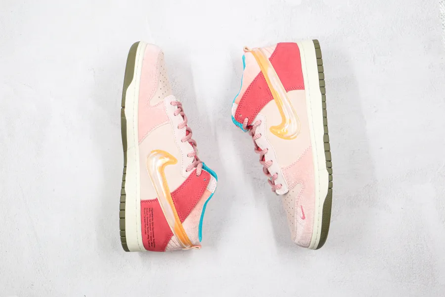 Social Status X Dunk Mid Strawberry Milk