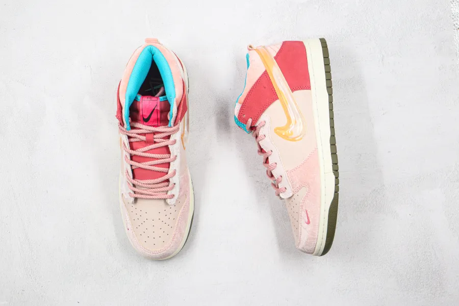 Social Status X Dunk Mid Strawberry Milk