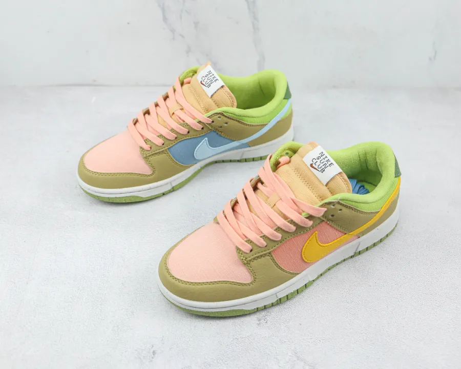 Dunk Low Sun Club - Arctic Orange Sanded Gold 