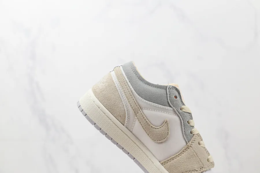 Air Jordan 1 Low Se Craft Inside Out 