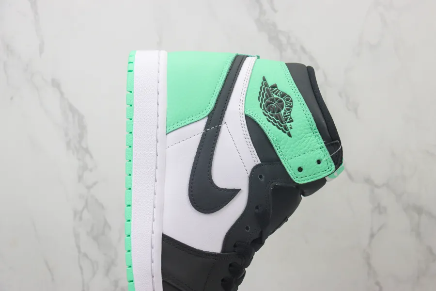 Air Jordan 1 Retro High Og Green Glow 