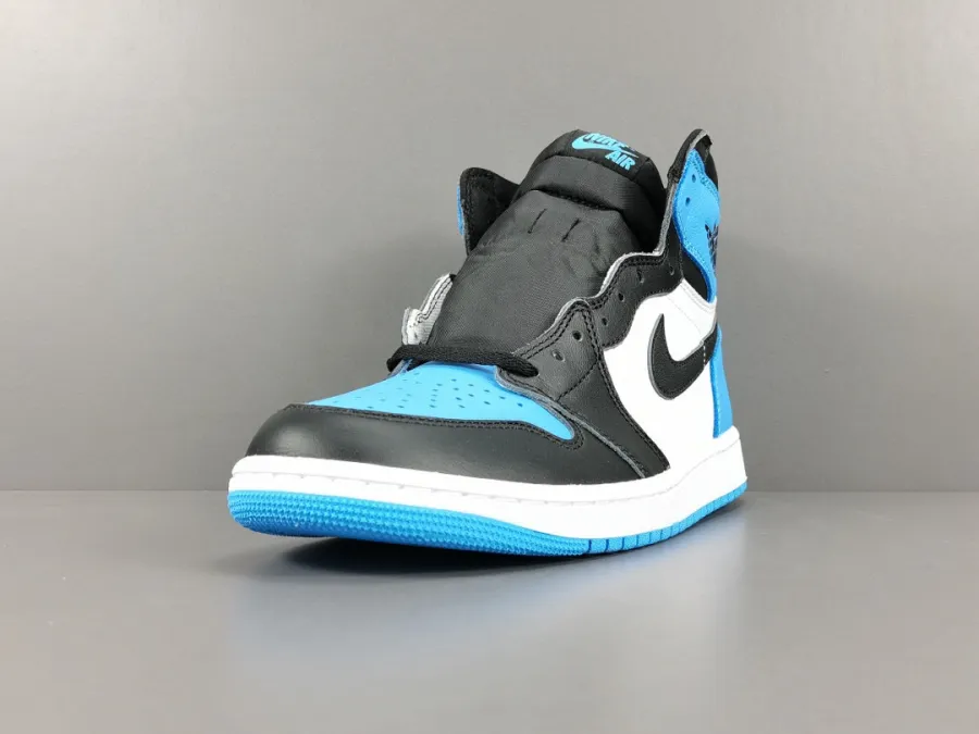 Air Jordan 1 Retro High Og University Blue  Unc Toe