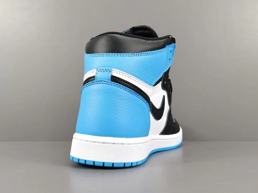 Air Jordan 1 Retro High Og University Blue  Unc Toe