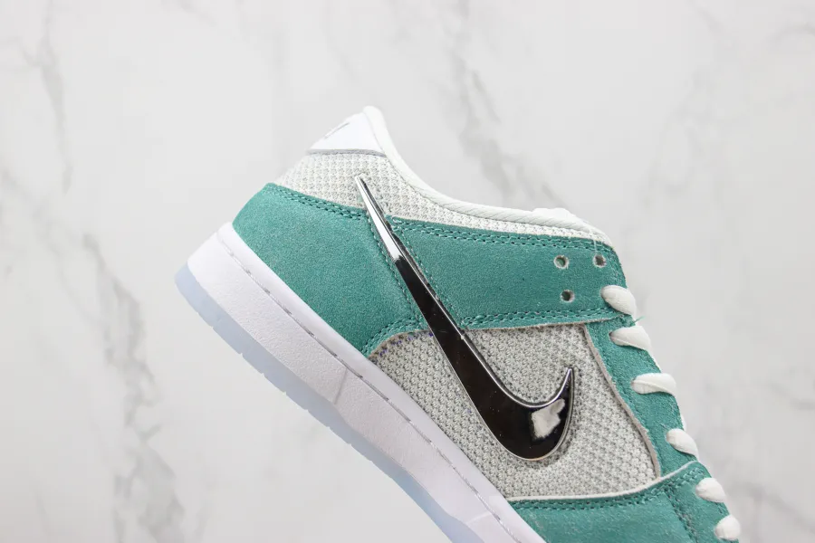 April Skateboards X Dunk Low Sb Turbo Green 